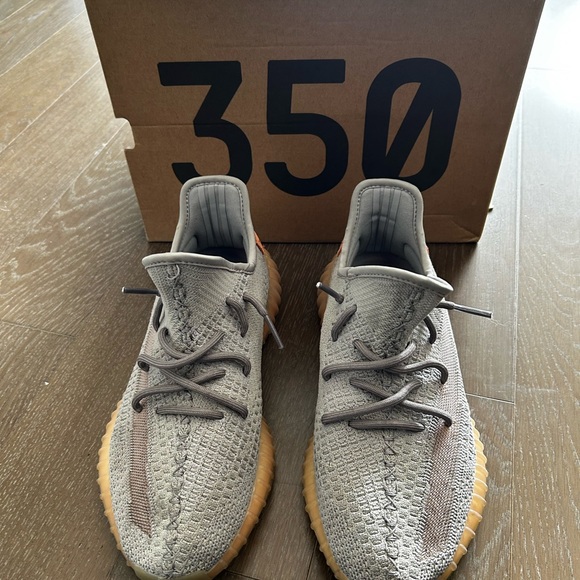 adidas Yeezy Boost 350 V2 - Picture 6 of 7